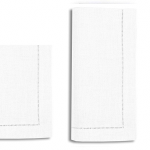 Juego de servilletas de lino blanco. Especialistas en listas de boda Cuidada selección de artículos de mesa y decoración
